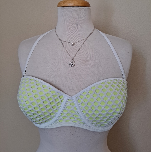 VS Halter/Strapless bikini top (34DD)